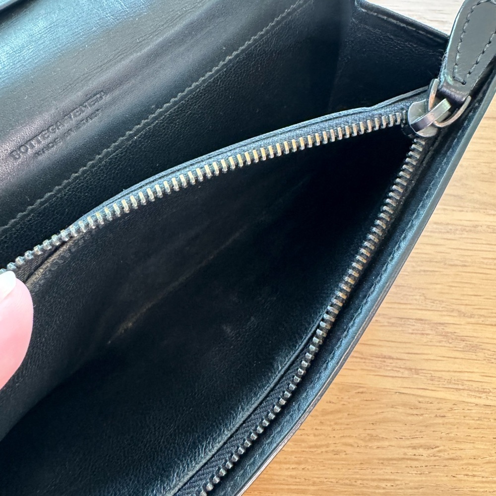 Bottega Veneta Intrecciato Long Wallet in Black - Picture 7 of 8